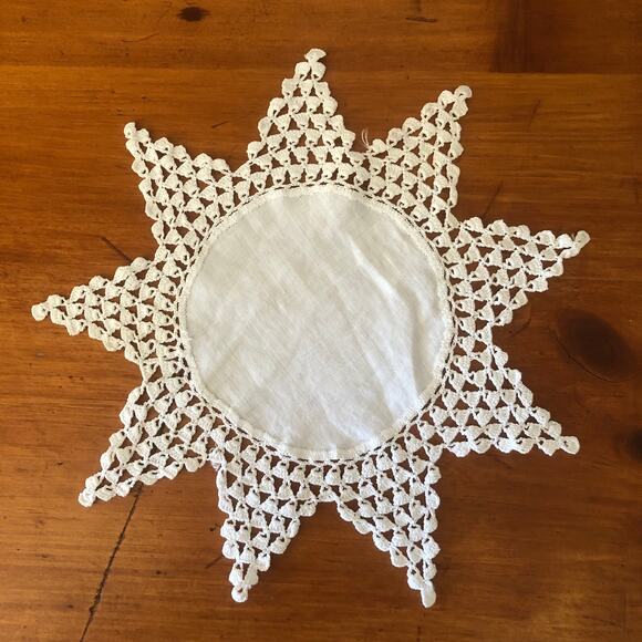 Lot of 5 Handmade Crochet Lace Linen Dollies White/Off White Round Oval Table - Picture 8 of 12